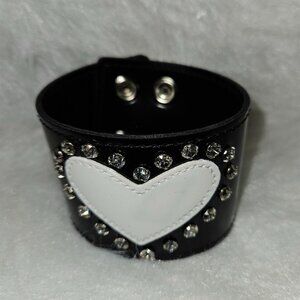 NEW WHITE HEART BRACELET PVC FAUX LEATHER Funk Plus